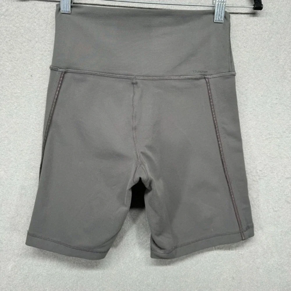 TNA Aritzia Shorts Womens Size Small Gray Atmosphere Biker Reflective‎ Workout